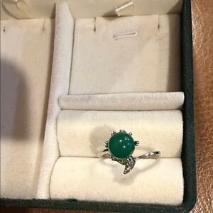Elegant Silver and Green Gemstone Ring